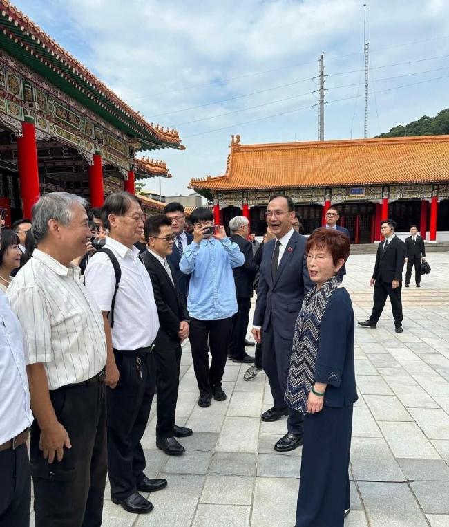 洪秀柱独家发文致敬抗战老兵